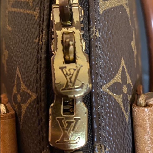 Authentic Louis Vuitton Monogram Alma
PM Bag in good condition all offers!!🥰 - Picture 9 of 16